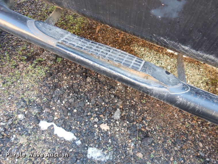 image for item DJ2846 2004 Nissan Titan  King Cab pickup truck