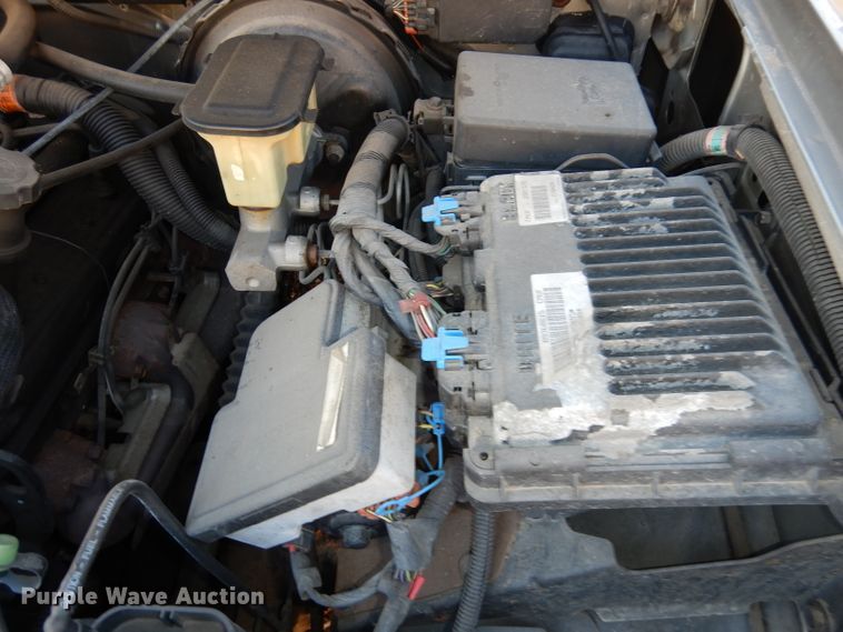 image for item DJ2848 1999 GMC Yukon SLE  SUV