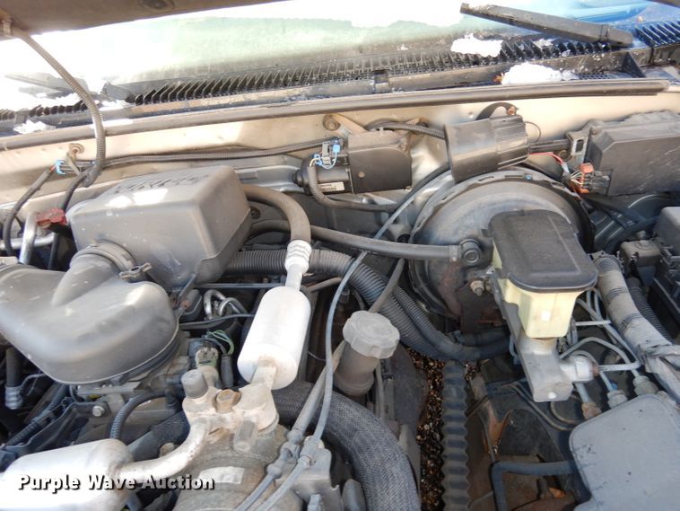 image for item DJ2848 1999 GMC Yukon SLE  SUV