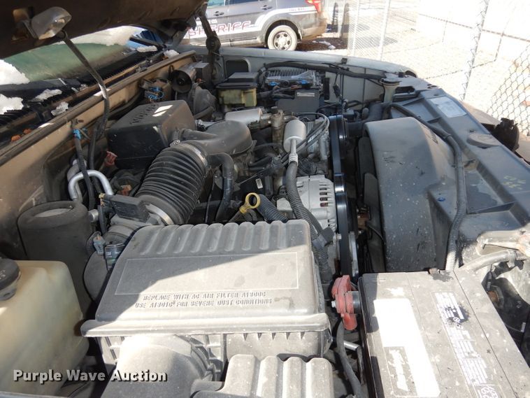 image for item DJ2848 1999 GMC Yukon SLE  SUV