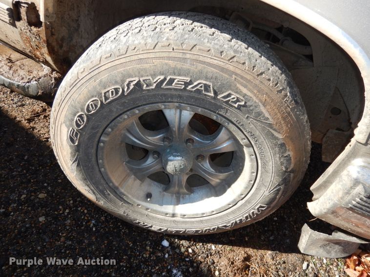 image for item DJ2848 1999 GMC Yukon SLE  SUV