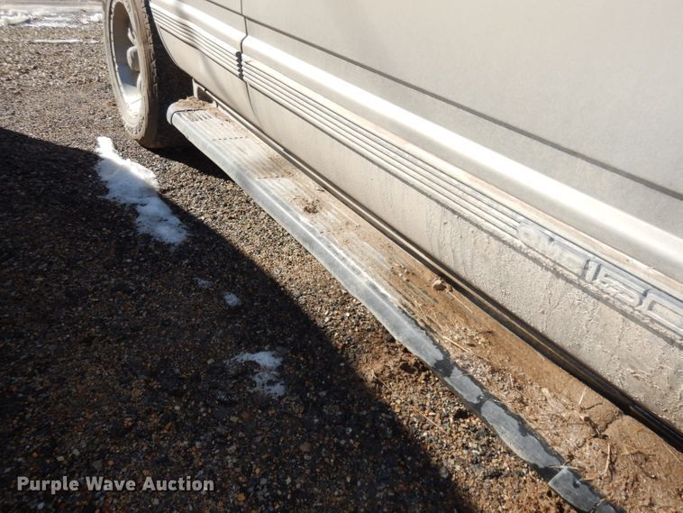 image for item DJ2848 1999 GMC Yukon SLE  SUV