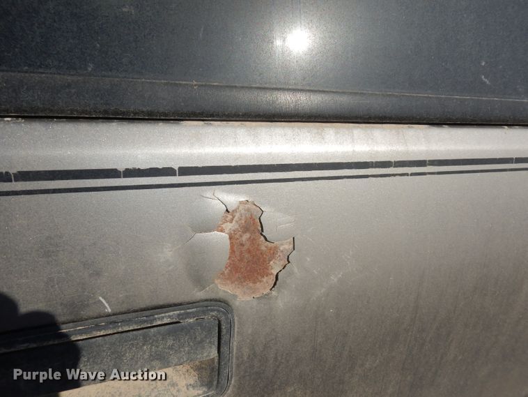 image for item DJ2848 1999 GMC Yukon SLE  SUV