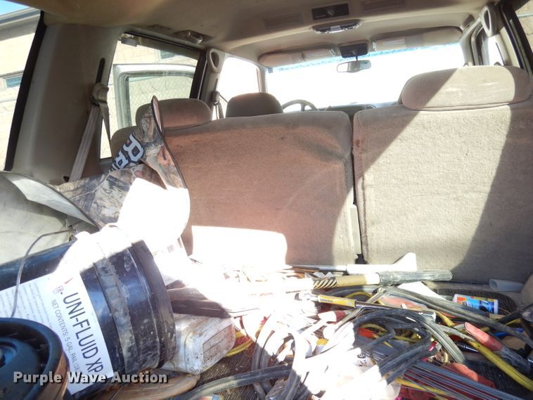 image for item DJ2848 1999 GMC Yukon SLE  SUV