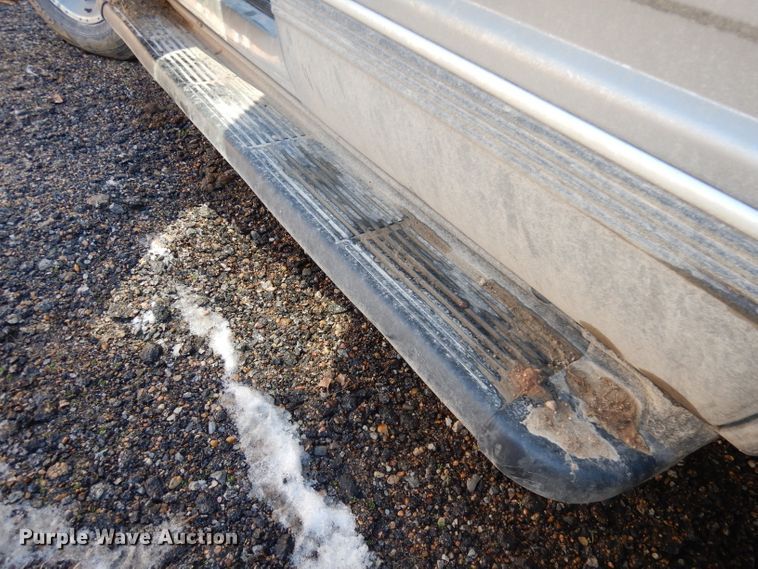 image for item DJ2848 1999 GMC Yukon SLE  SUV