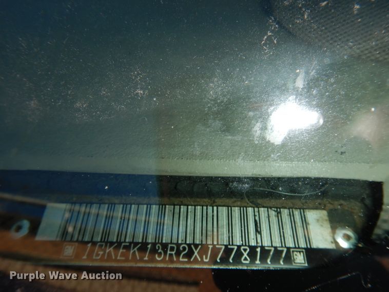 image for item DJ2848 1999 GMC Yukon SLE  SUV