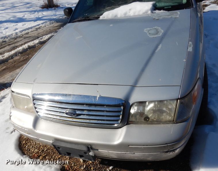 image for item DJ2850 2003 Ford Crown Victoria