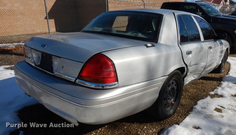 image for item DJ2850 2003 Ford Crown Victoria