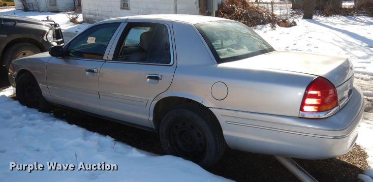 image for item DJ2850 2003 Ford Crown Victoria