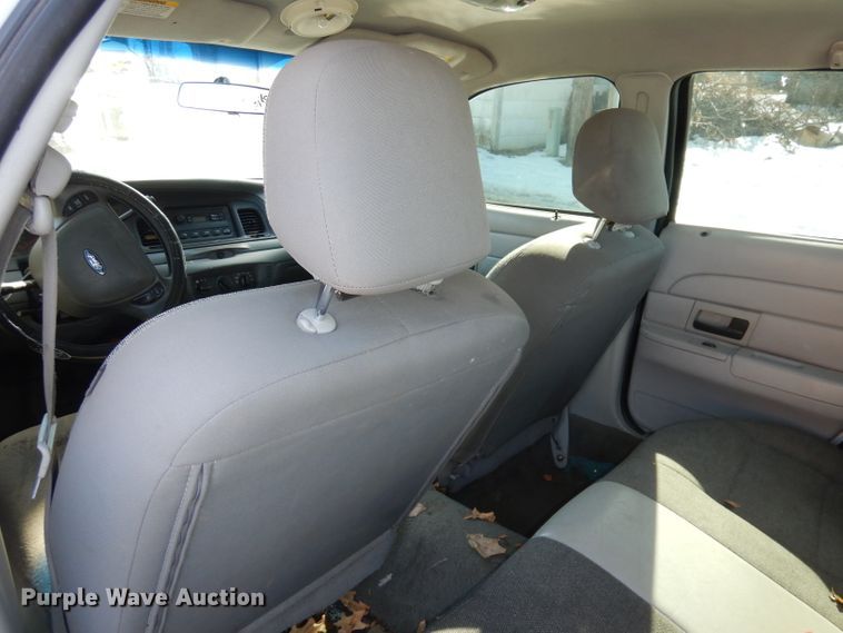image for item DJ2850 2003 Ford Crown Victoria