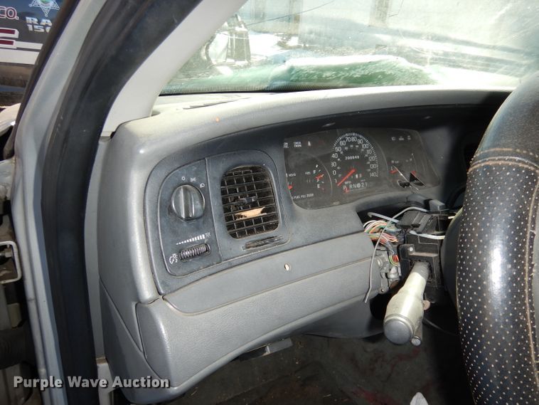 image for item DJ2850 2003 Ford Crown Victoria