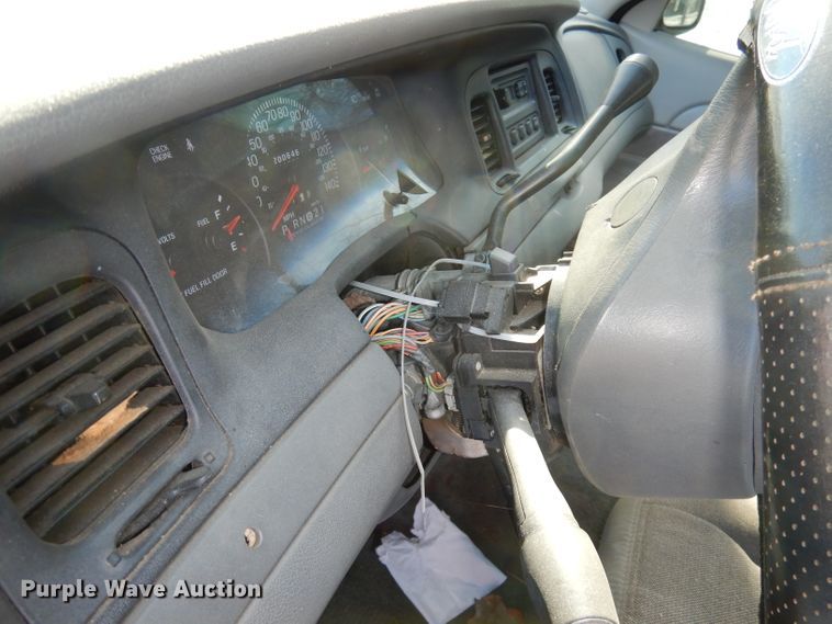 image for item DJ2850 2003 Ford Crown Victoria