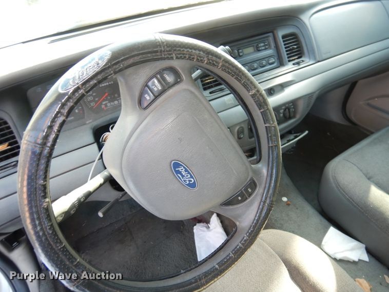 image for item DJ2850 2003 Ford Crown Victoria