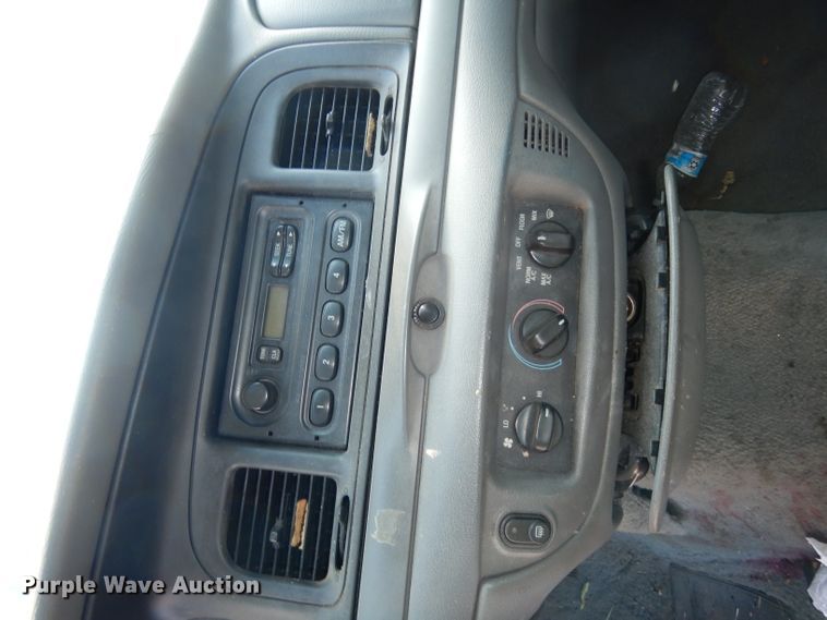 image for item DJ2850 2003 Ford Crown Victoria