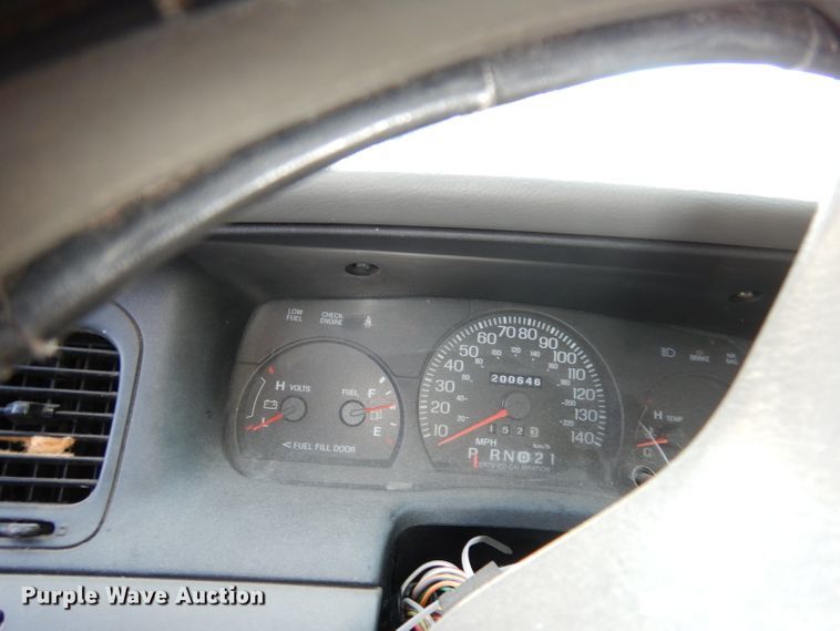 image for item DJ2850 2003 Ford Crown Victoria