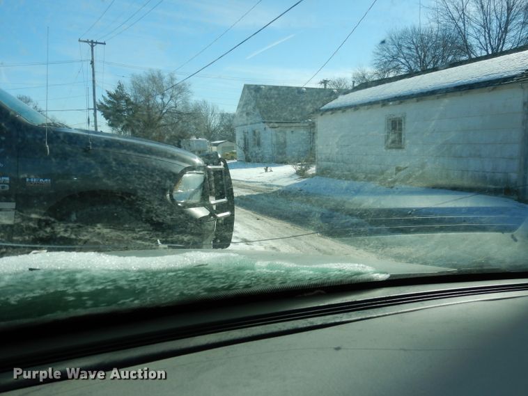 image for item DJ2850 2003 Ford Crown Victoria