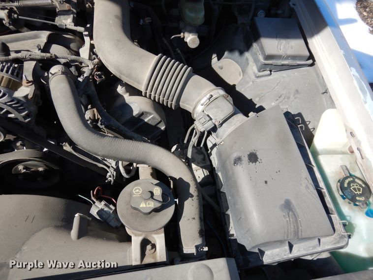 image for item DJ2850 2003 Ford Crown Victoria