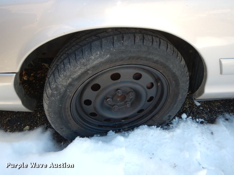 image for item DJ2850 2003 Ford Crown Victoria