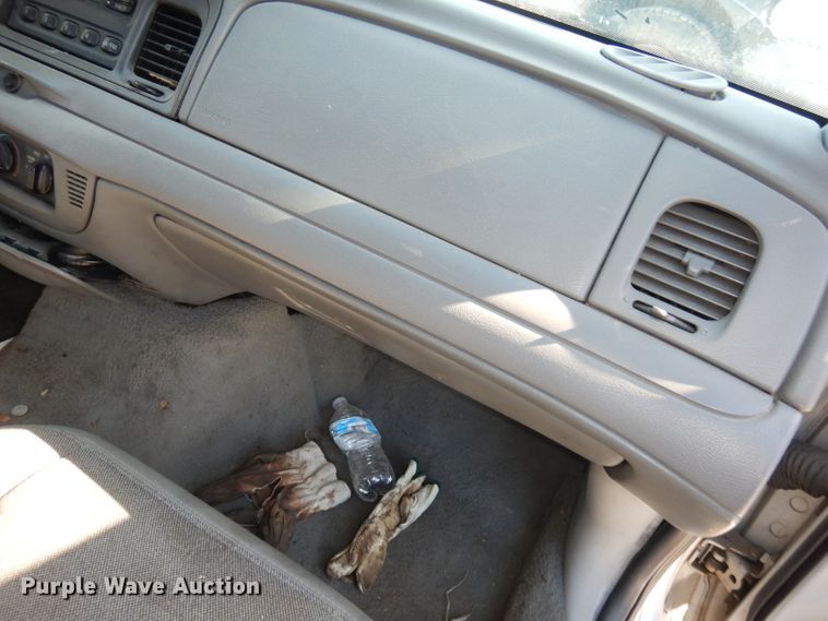 image for item DJ2850 2003 Ford Crown Victoria
