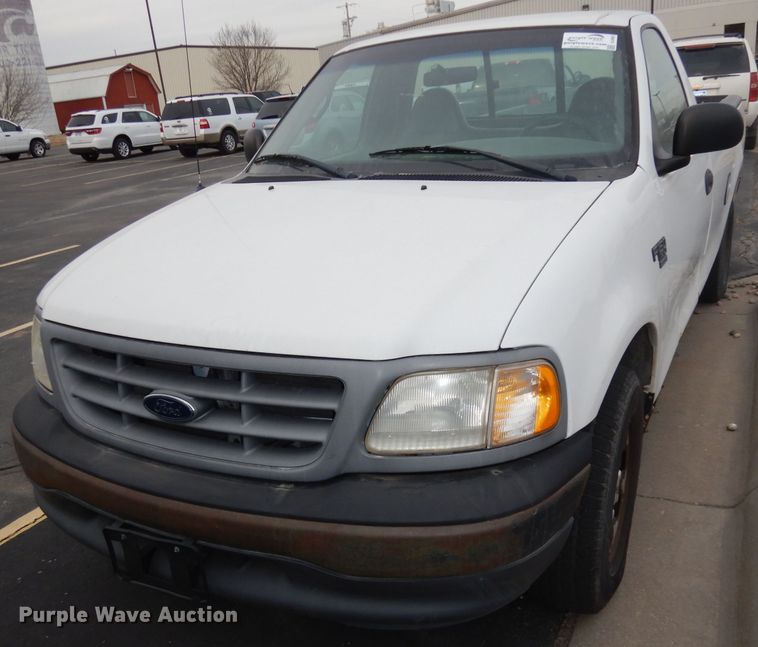 image for item DJ2862 2001 Ford F150 XL  pickup truck