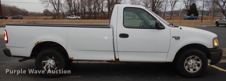 image for item DJ2862 2001 Ford F150 XL  pickup truck