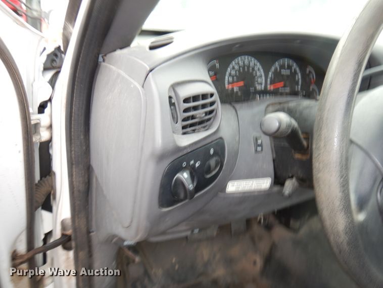 image for item DJ2862 2001 Ford F150 XL  pickup truck