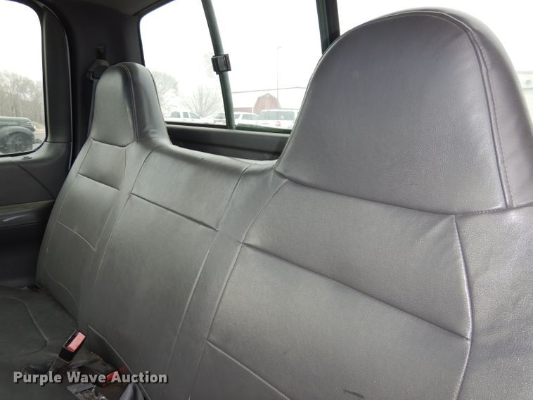 image for item DJ2862 2001 Ford F150 XL  pickup truck