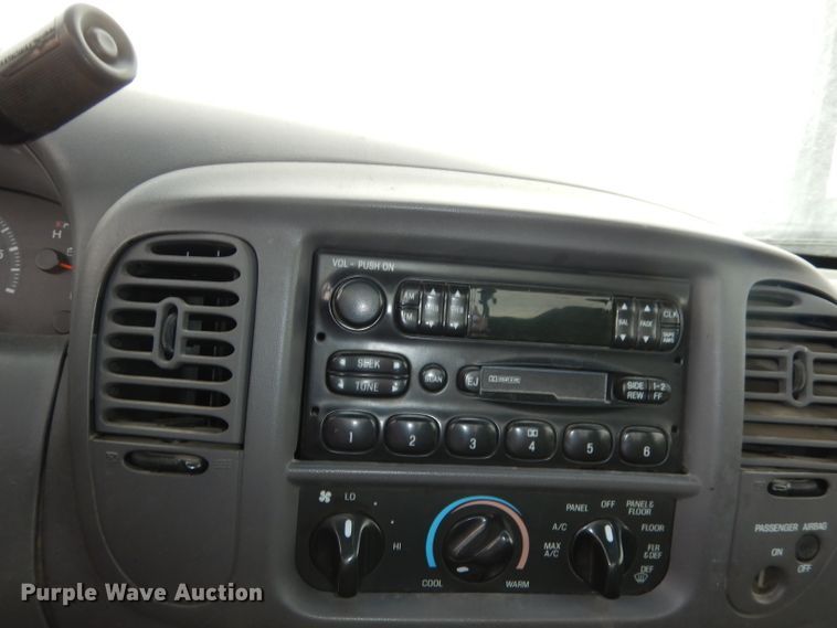 image for item DJ2862 2001 Ford F150 XL  pickup truck