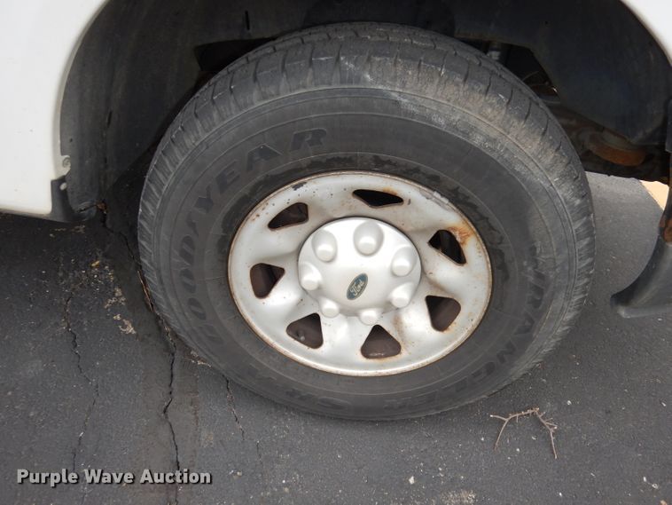 image for item DJ2862 2001 Ford F150 XL  pickup truck