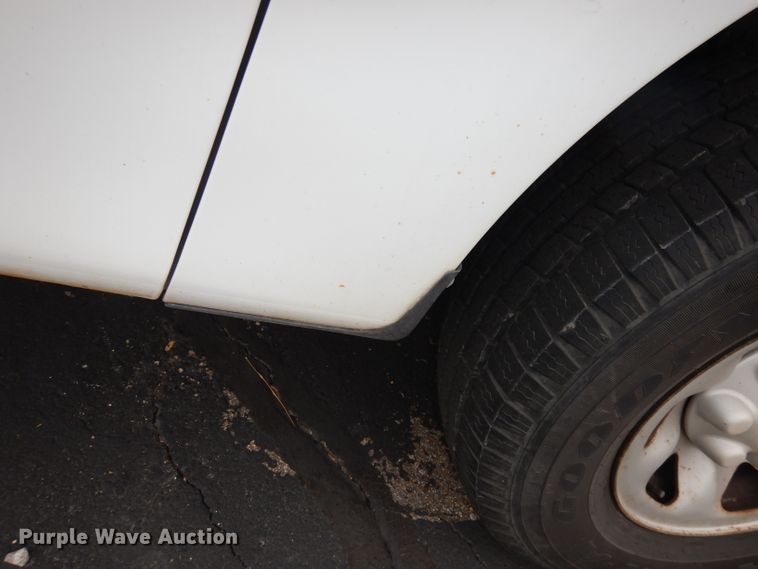 image for item DJ2862 2001 Ford F150 XL  pickup truck