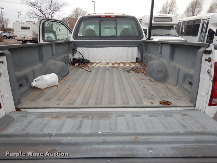 image for item DJ2862 2001 Ford F150 XL  pickup truck