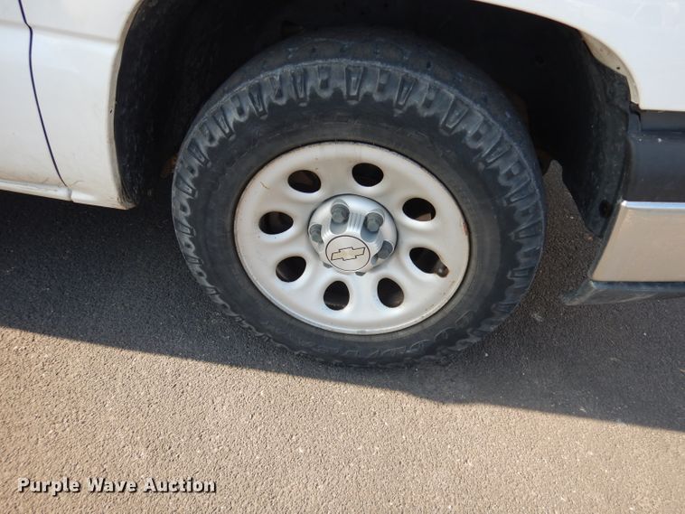 image for item DJ2868 2006 Chevrolet Silverado 1500  pickup truck