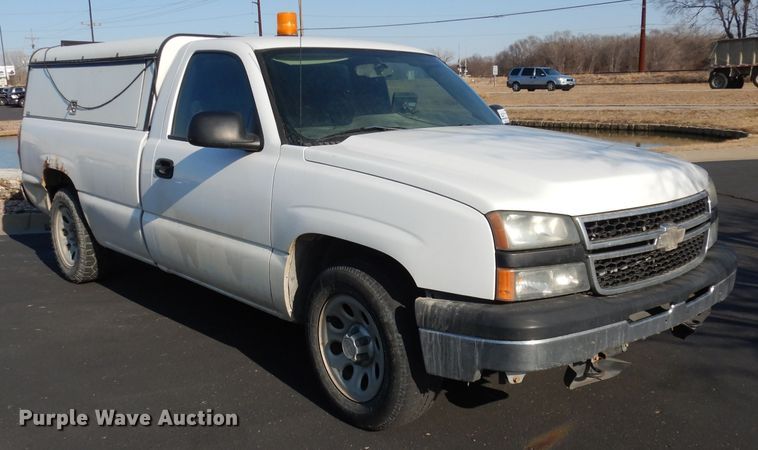image for item DJ2869 2006 Chevrolet Silverado 1500  pickup truck