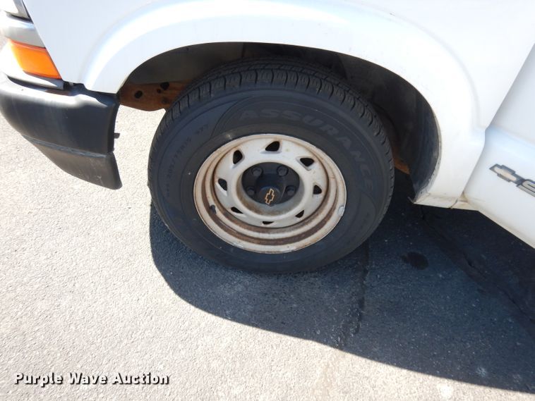 image for item DJ2871 2001 Chevrolet S10  Ext. Cab pickup truck