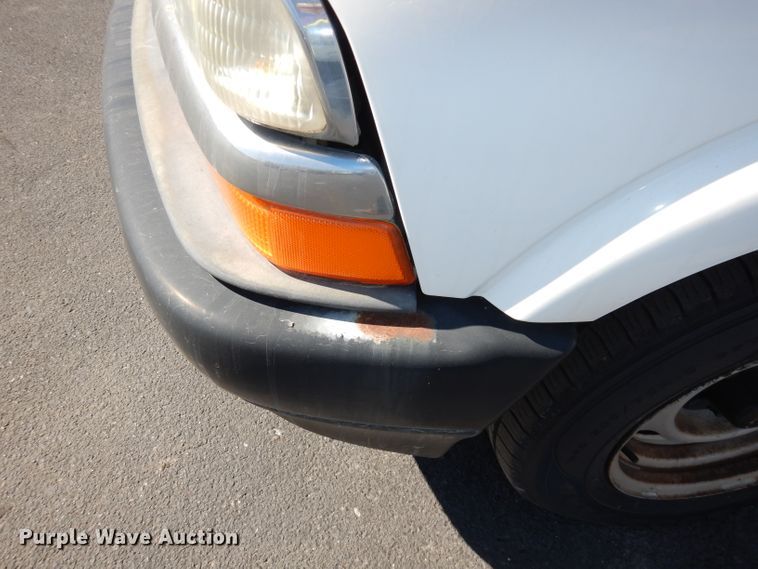 image for item DJ2871 2001 Chevrolet S10  Ext. Cab pickup truck