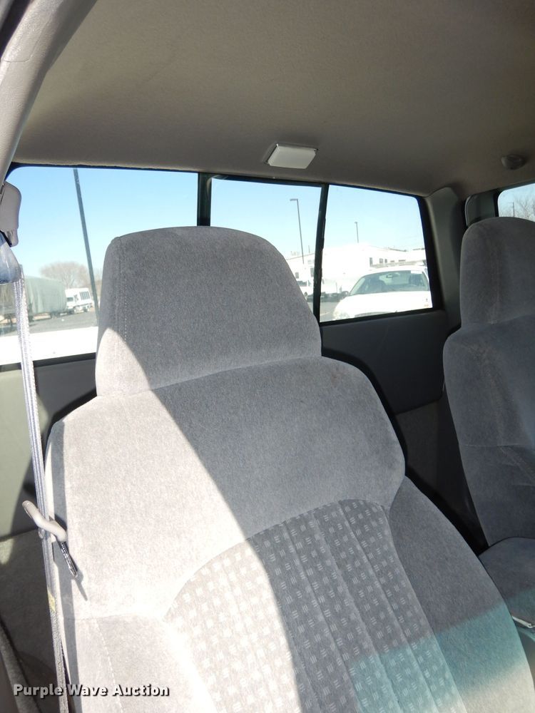 image for item DJ2871 2001 Chevrolet S10  Ext. Cab pickup truck