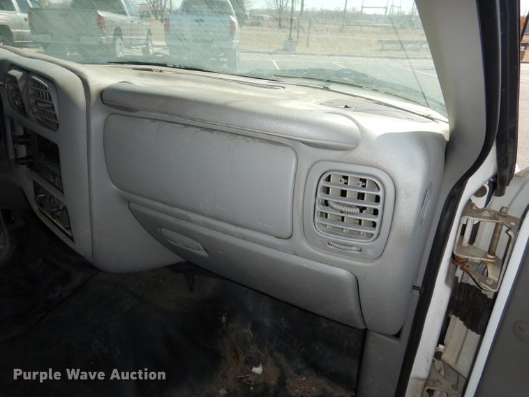 image for item DJ2871 2001 Chevrolet S10  Ext. Cab pickup truck