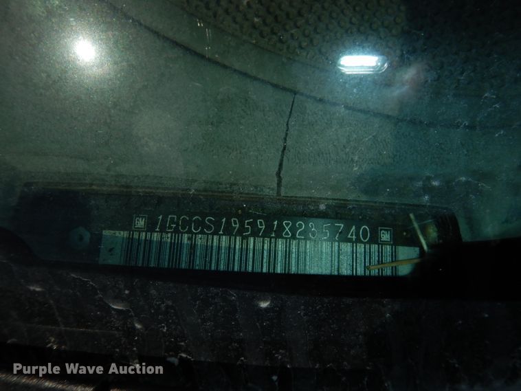 image for item DJ2871 2001 Chevrolet S10  Ext. Cab pickup truck