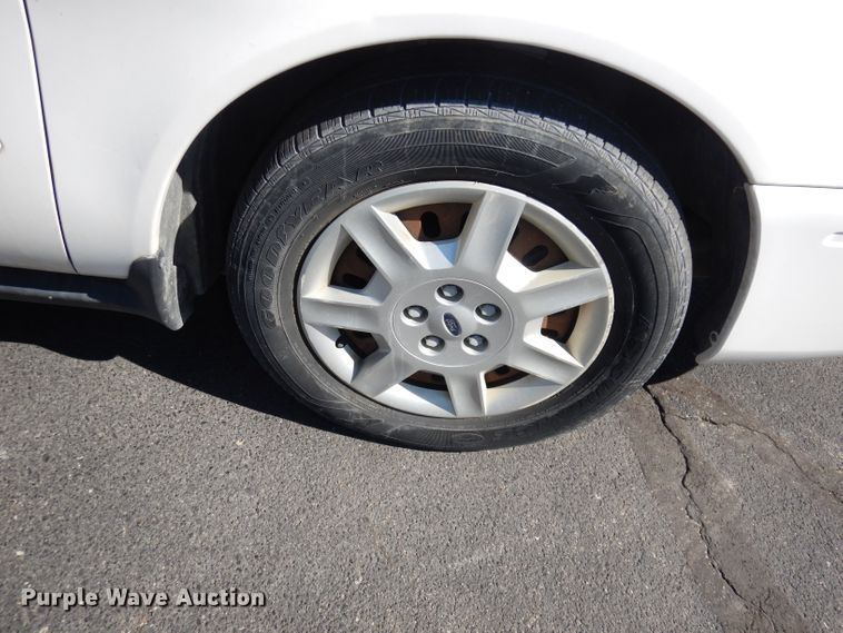 image for item DJ2872 2006 Ford Taurus SE