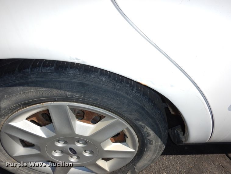 image for item DJ2872 2006 Ford Taurus SE