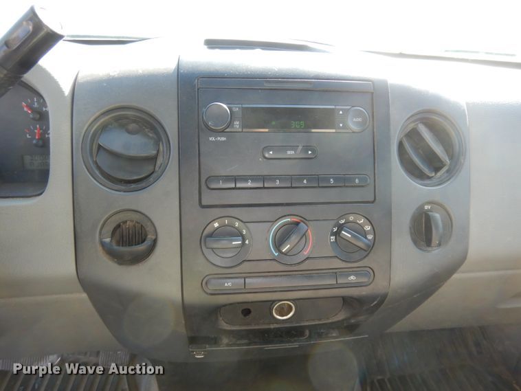 image for item DJ2876 2007 Ford F150 XL  pickup truck