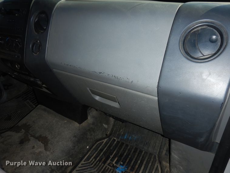 image for item DJ2876 2007 Ford F150 XL  pickup truck