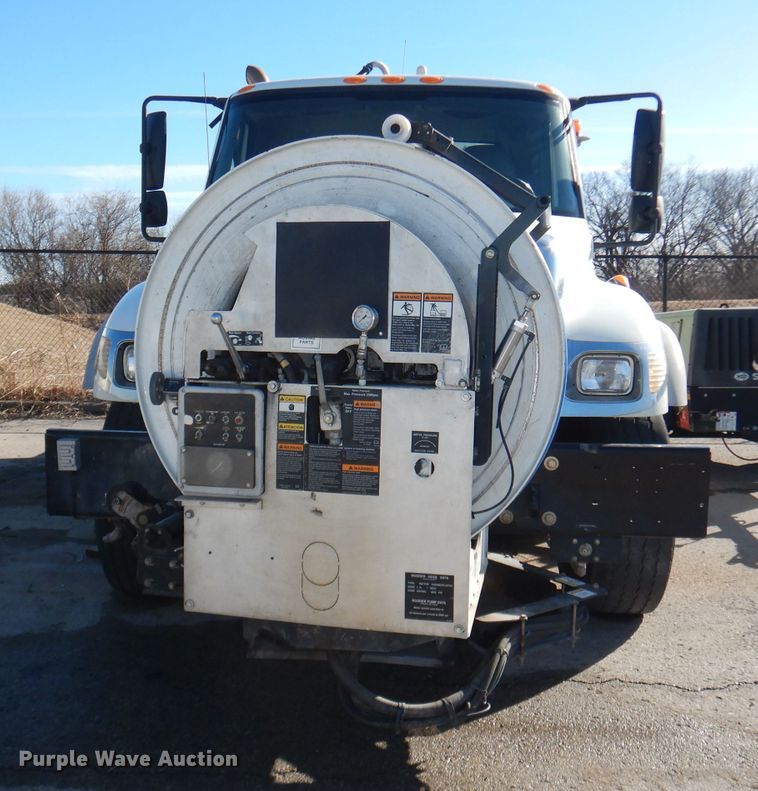 image for item DJ2906 2007 International 7400  sewer jetter truck