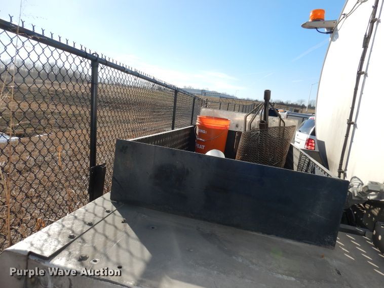 image for item DJ2906 2007 International 7400  sewer jetter truck