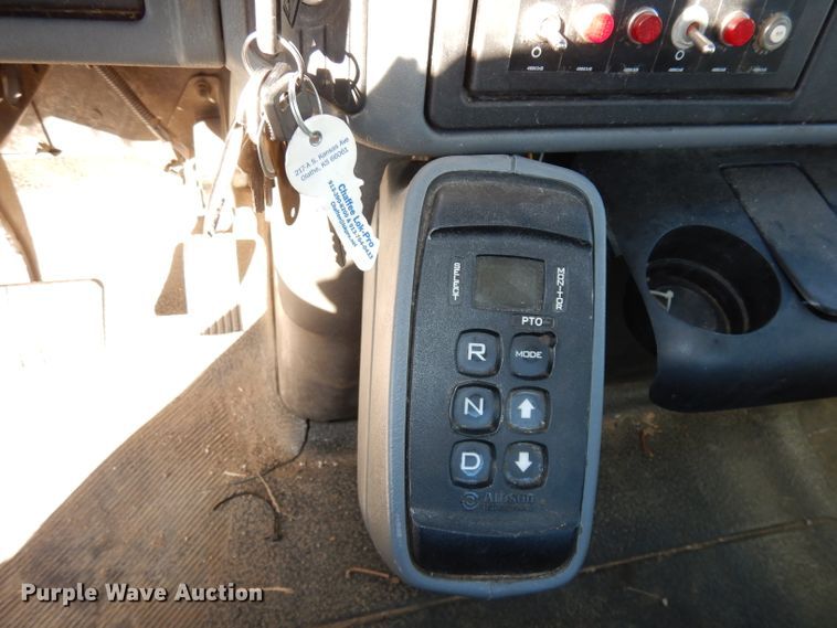 image for item DJ2906 2007 International 7400  sewer jetter truck