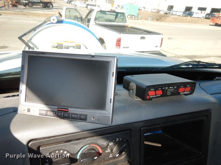 image for item DJ2906 2007 International 7400  sewer jetter truck