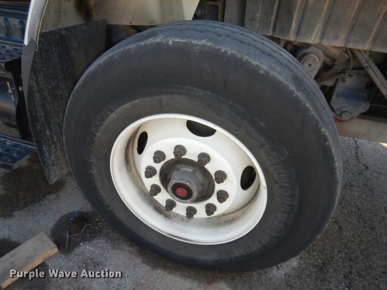 image for item DJ2906 2007 International 7400  sewer jetter truck