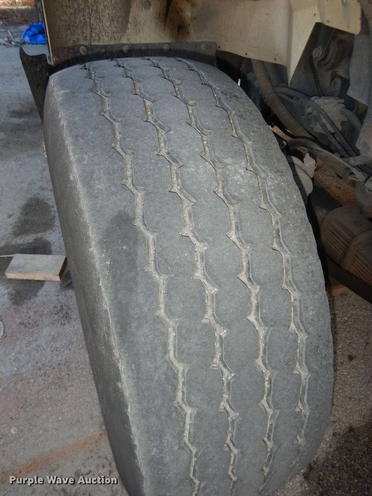 image for item DJ2906 2007 International 7400  sewer jetter truck