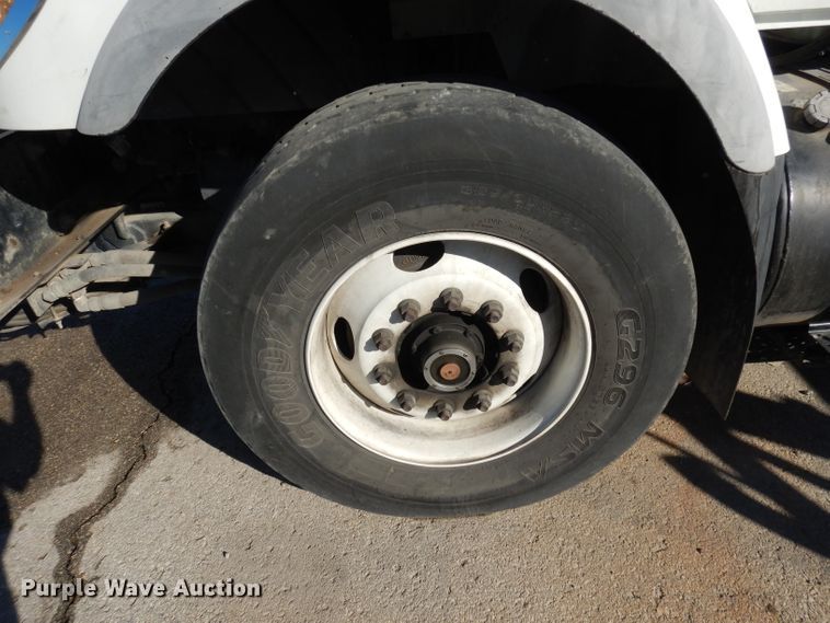 image for item DJ2906 2007 International 7400  sewer jetter truck