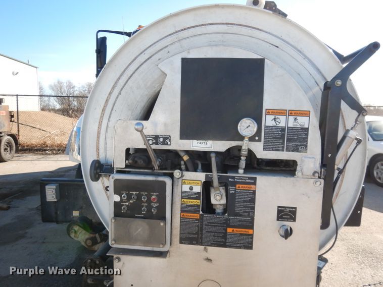 image for item DJ2906 2007 International 7400  sewer jetter truck